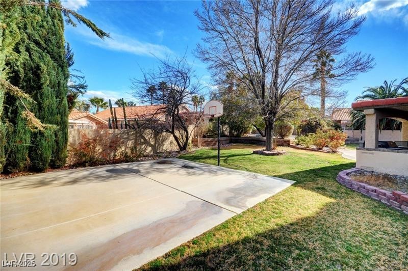 7868 BROOK VALLEY Drive