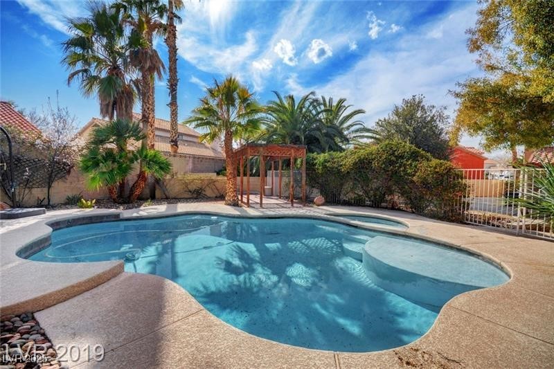 7868 BROOK VALLEY Drive