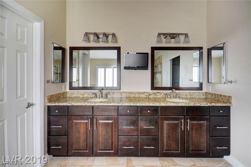 7868 BROOK VALLEY Drive