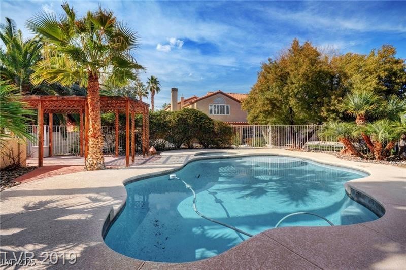 7868 BROOK VALLEY Drive