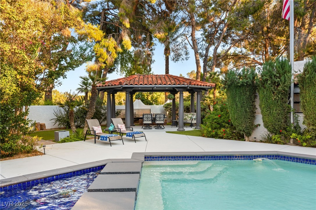 3321 La Mirada Avenue