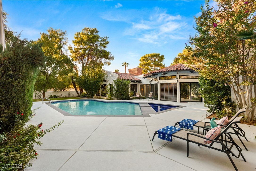 3321 La Mirada Avenue