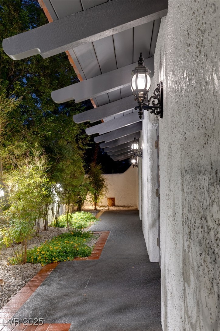 3321 La Mirada Avenue