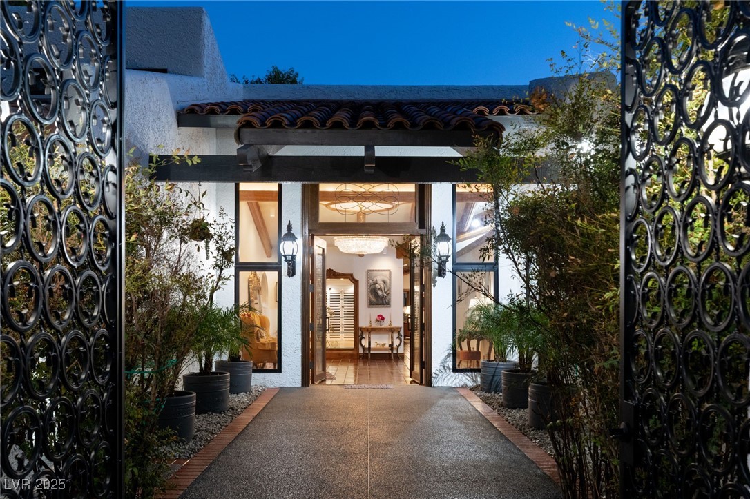 3321 La Mirada Avenue