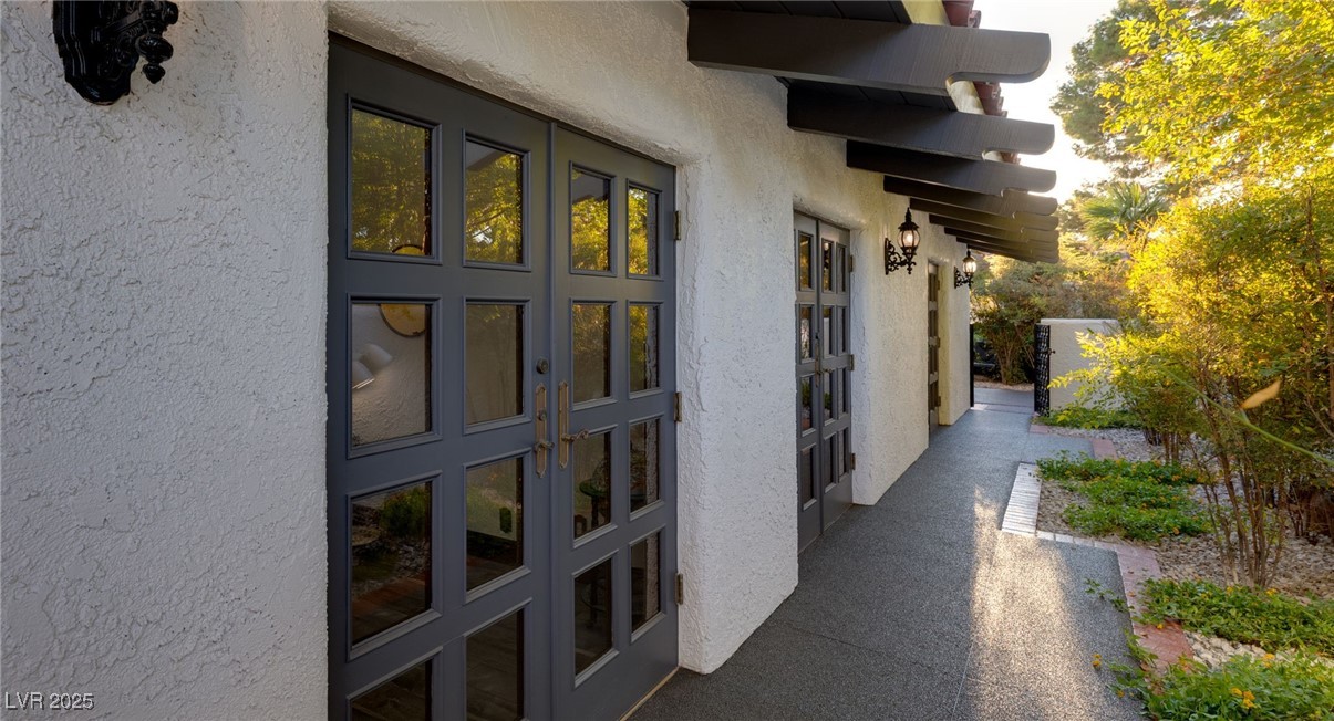 3321 La Mirada Avenue