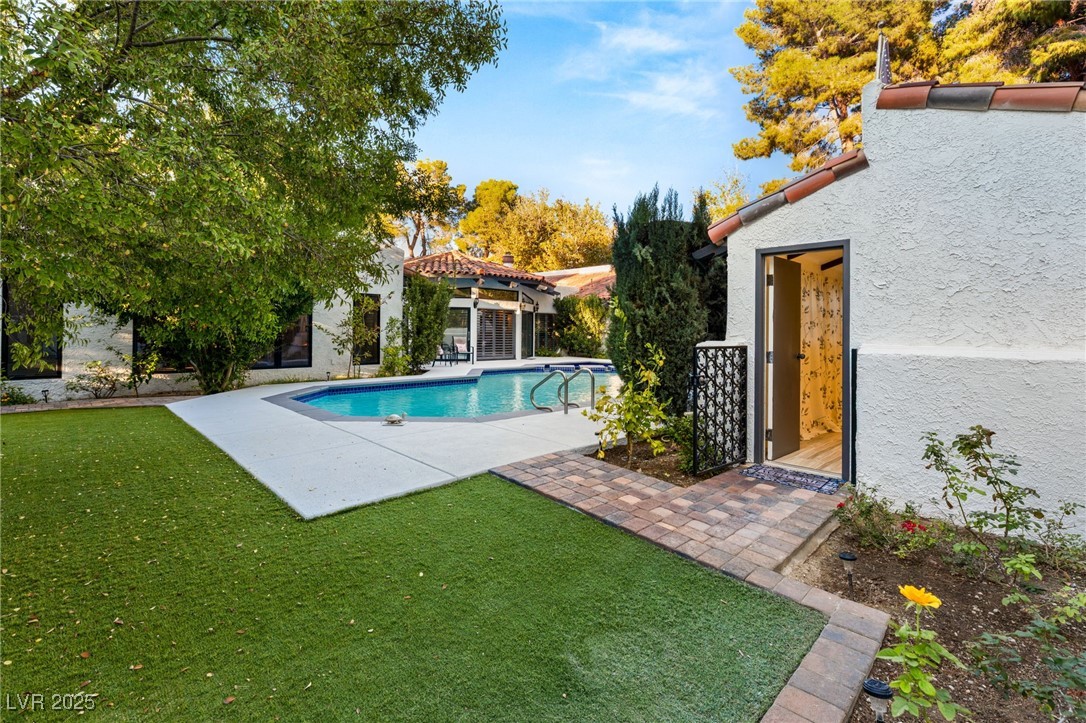 3321 La Mirada Avenue
