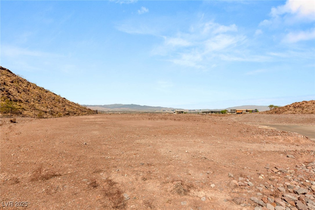 11 Horseshoe Rock Court