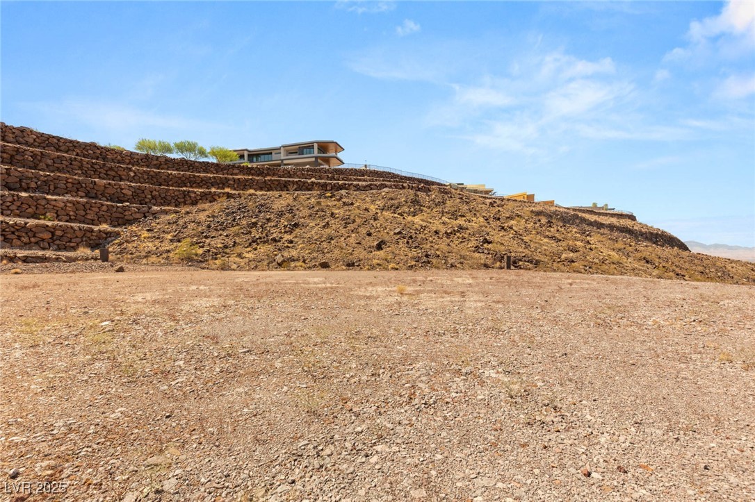 11 Horseshoe Rock Court