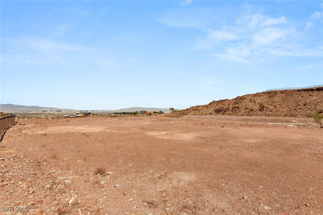 11 Horseshoe Rock Court