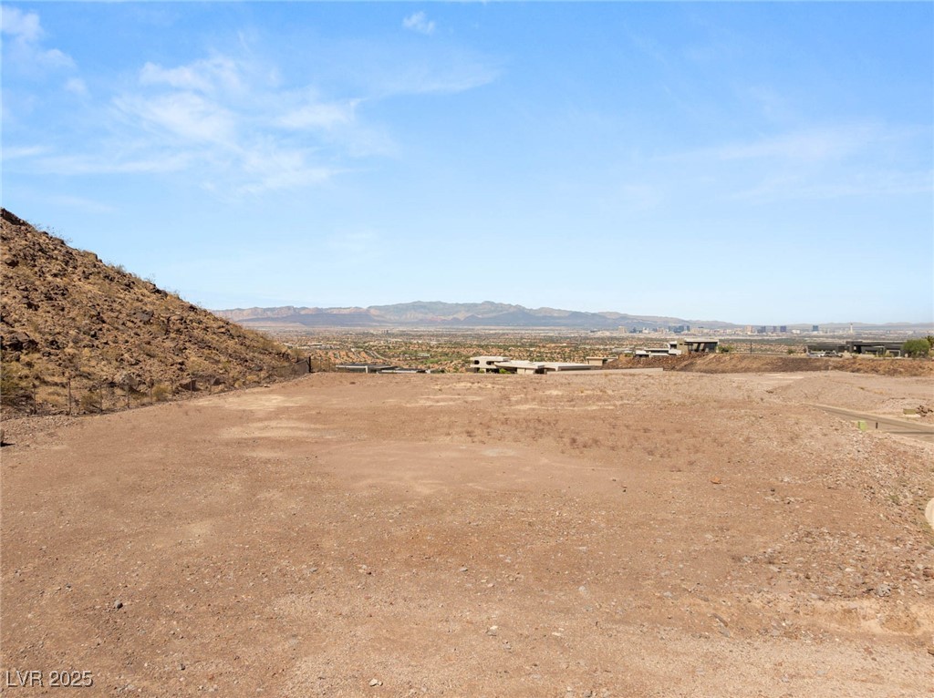 11 Horseshoe Rock Court