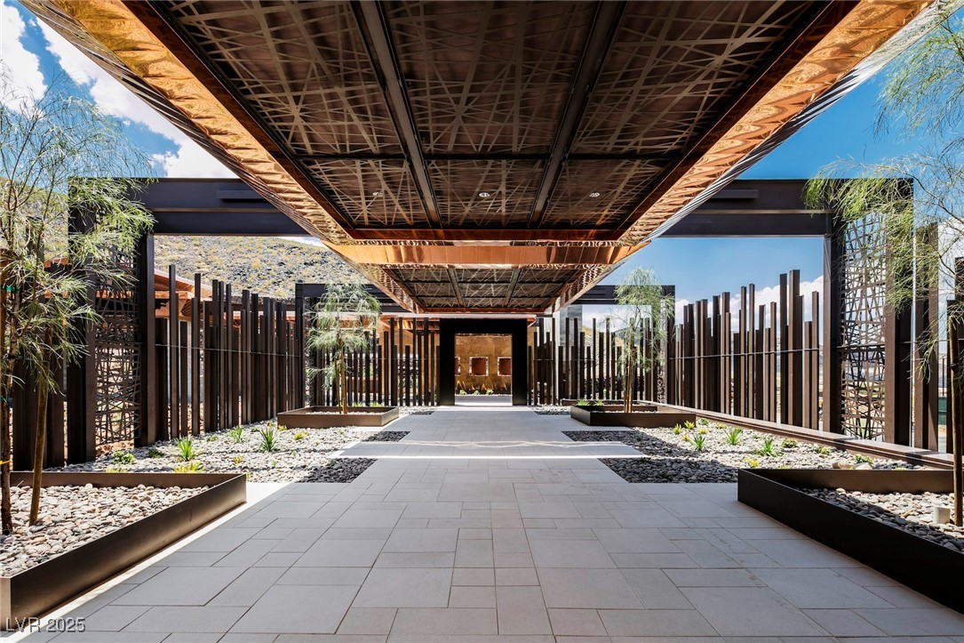 11 Horseshoe Rock Court