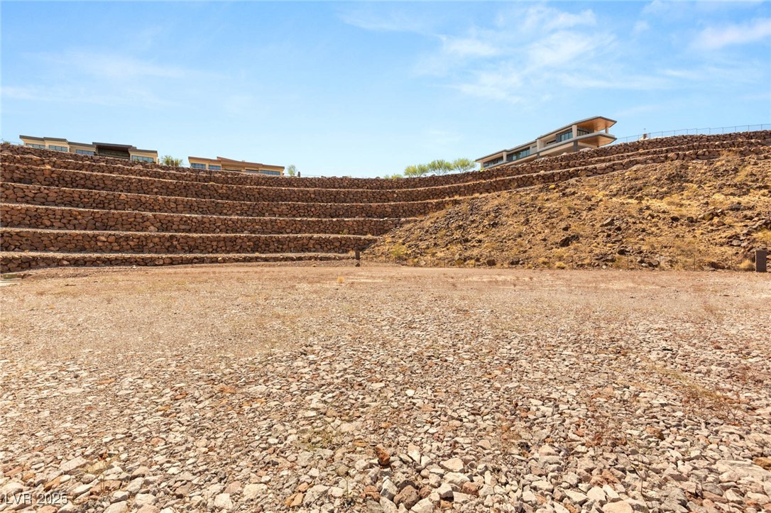 11 Horseshoe Rock Court