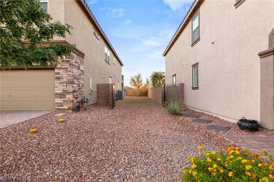 964 Midnight View Avenue