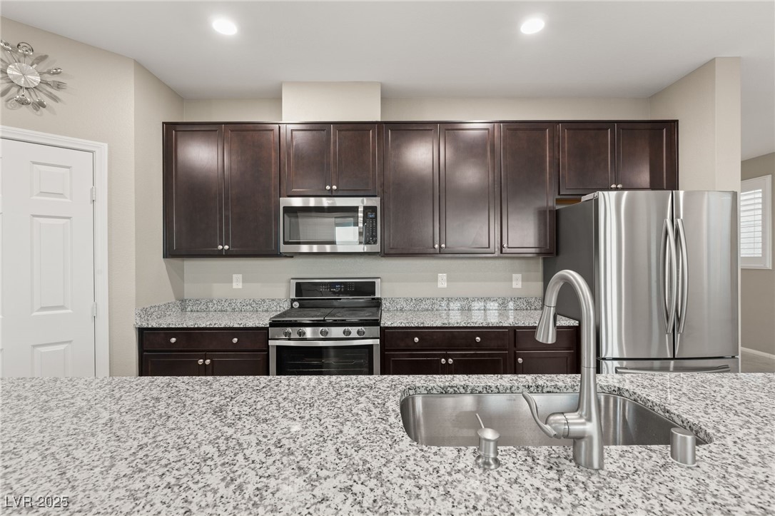 964 Midnight View Avenue