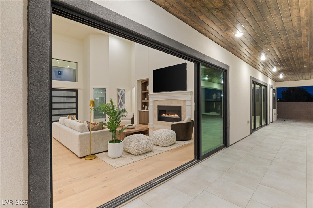 6383 HORSE Drive