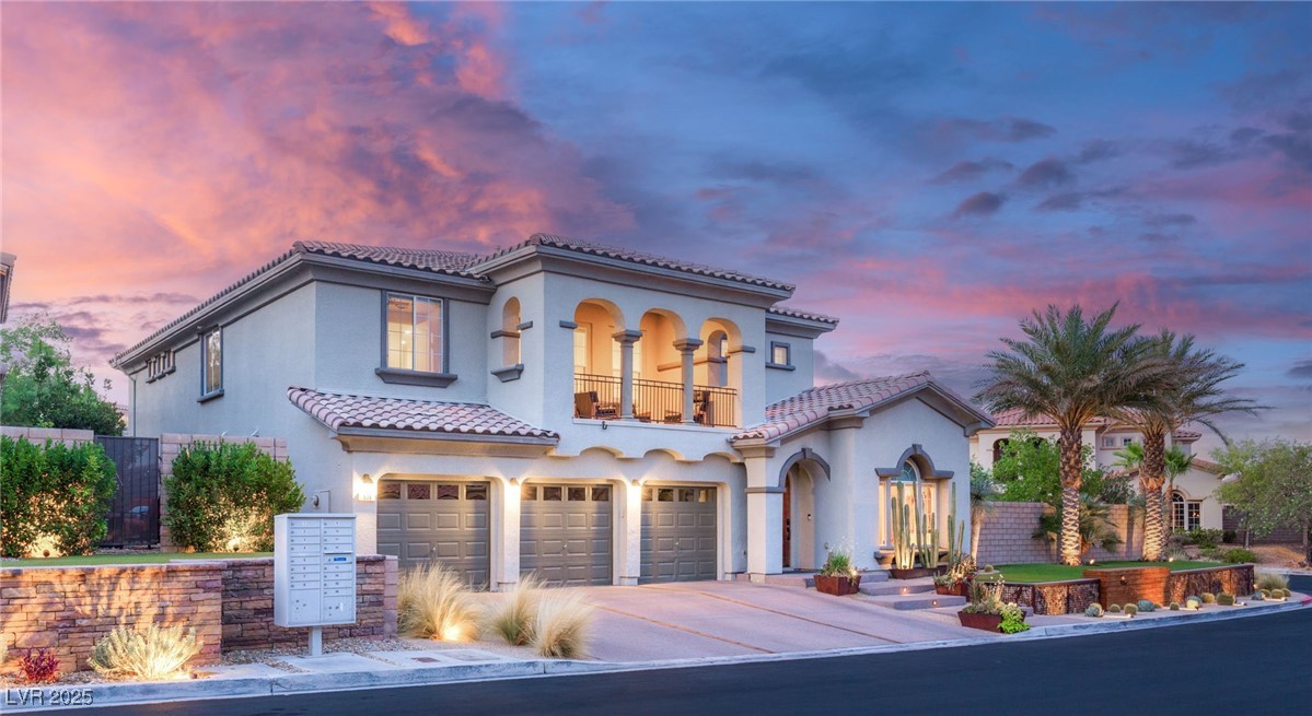 936 Las Palomas Drive