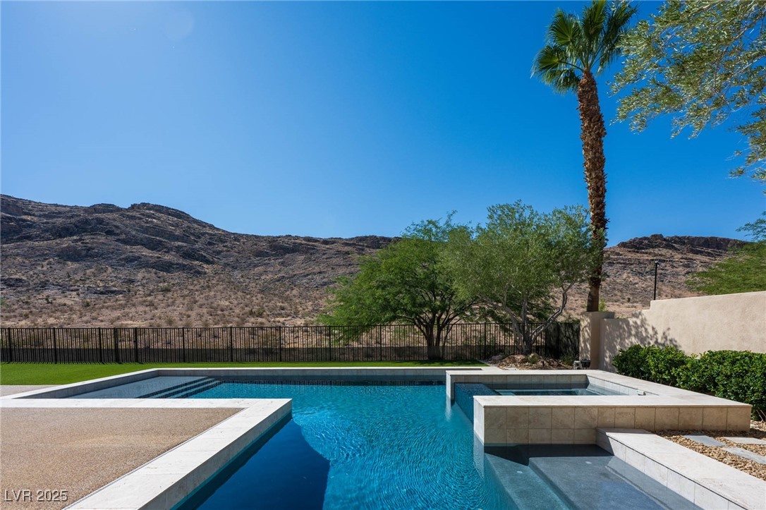2369 Green Mountain Court
