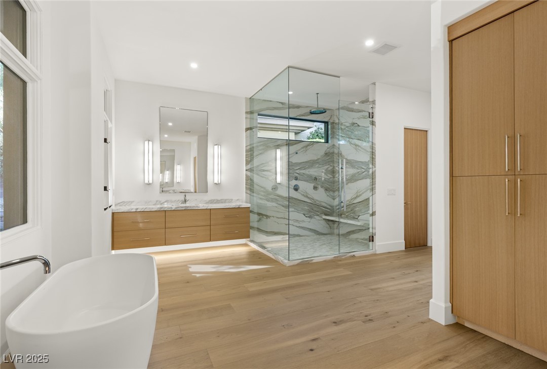 24 Soaring Bird Court