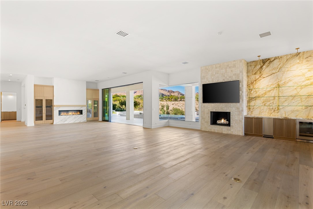 24 Soaring Bird Court