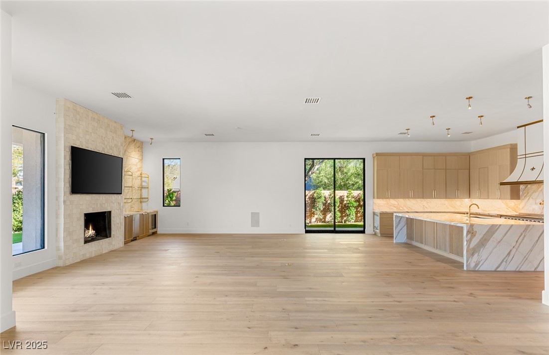 24 Soaring Bird Court