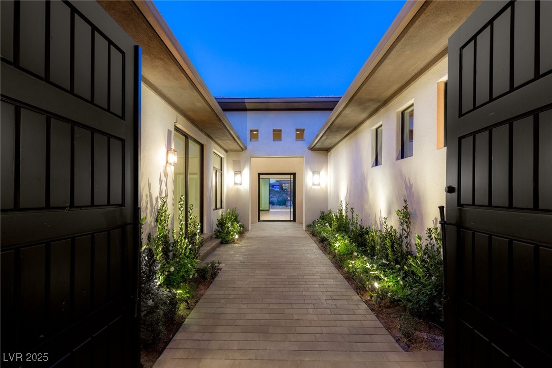 24 Soaring Bird Court