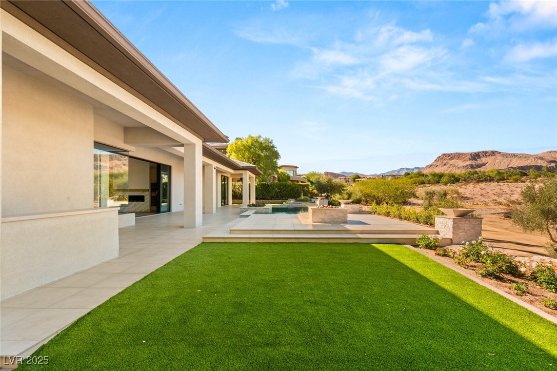 24 Soaring Bird Court