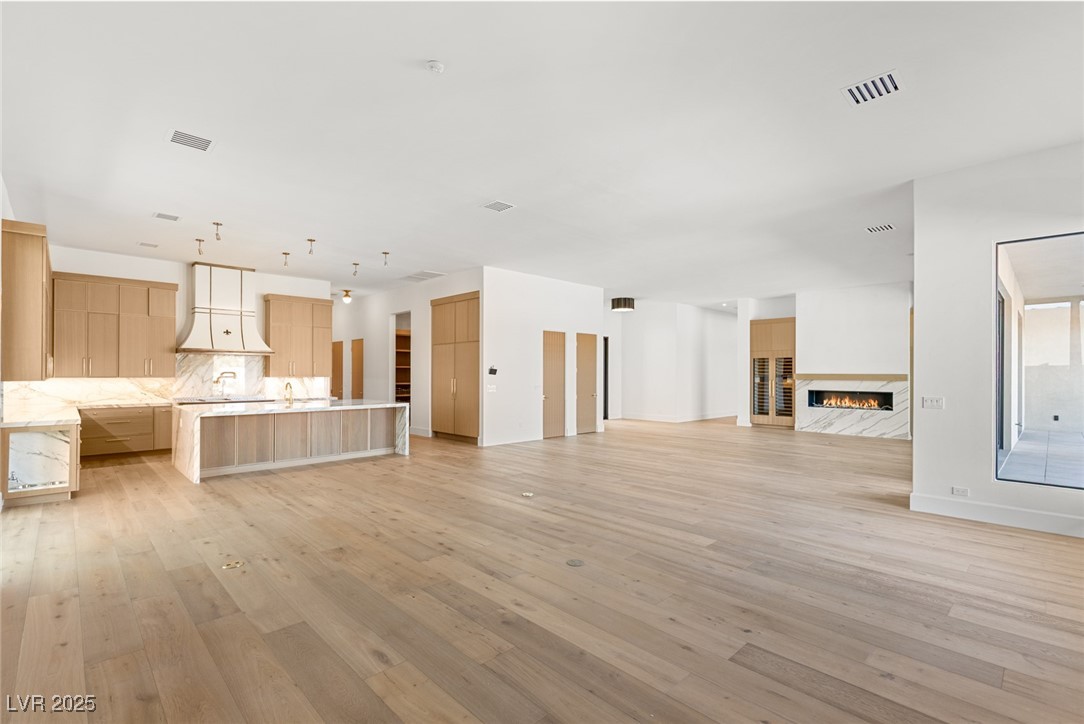 24 Soaring Bird Court