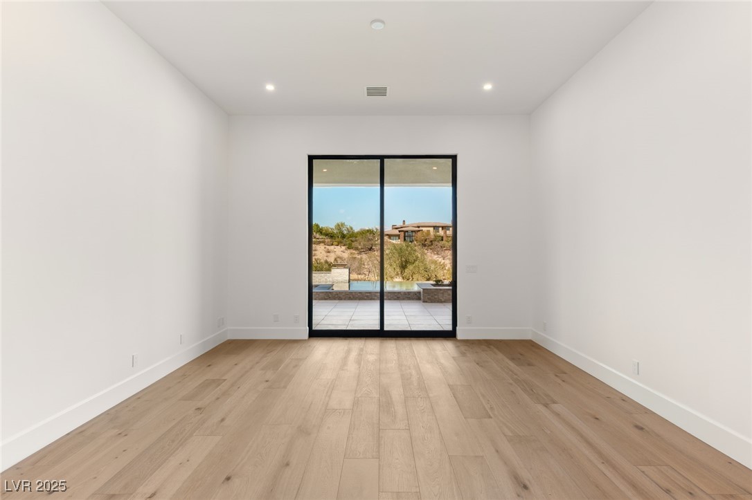 24 Soaring Bird Court