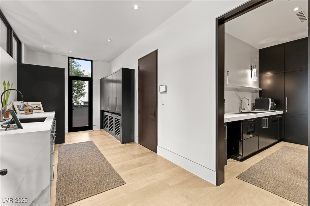 9 Boulderback Drive