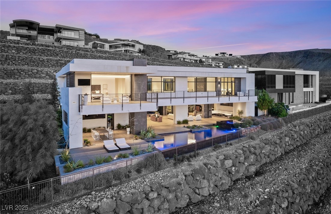 9 Boulderback Drive