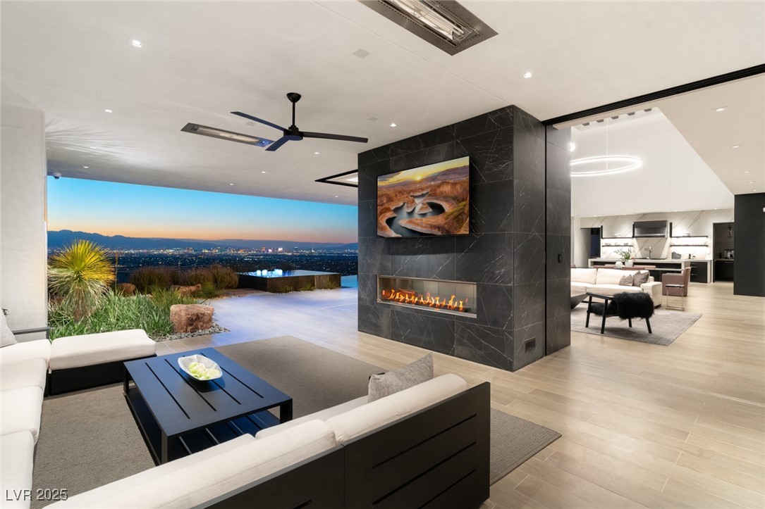 9 Boulderback Drive