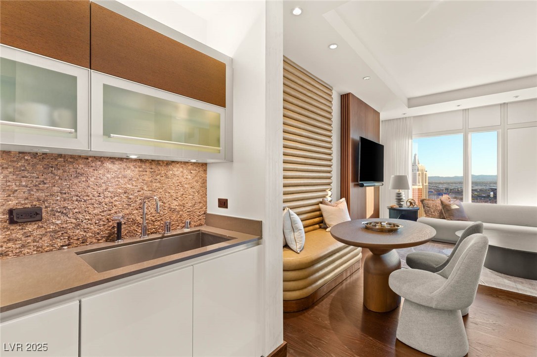 3750 Las Vegas Boulevard 3302