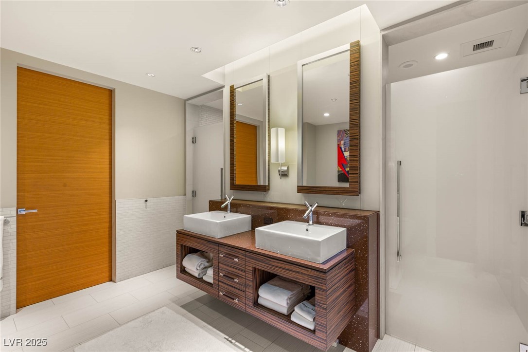 3750 Las Vegas Boulevard 3302