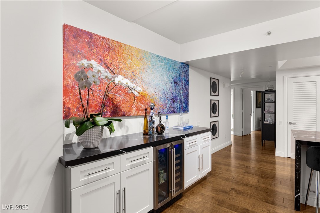222 KAREN Avenue 2802