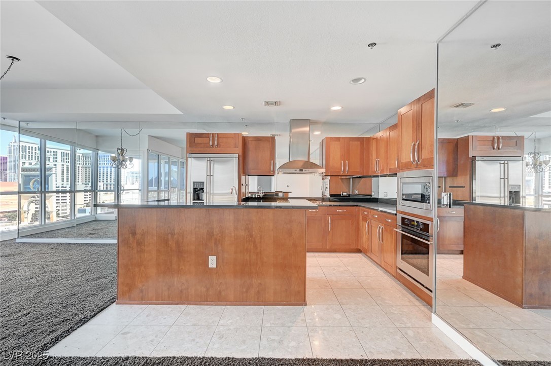 4525 Dean Martin Drive 909