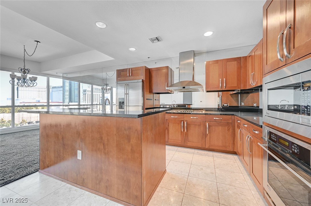 4525 Dean Martin Drive 909