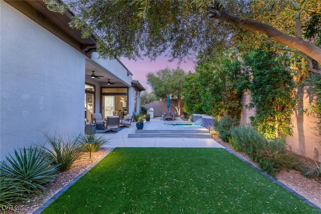 2 EL MACERO Court