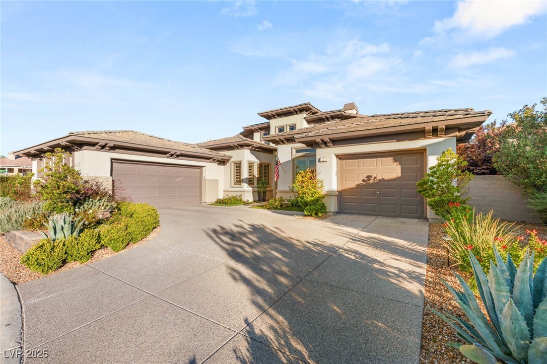 2 EL MACERO Court
