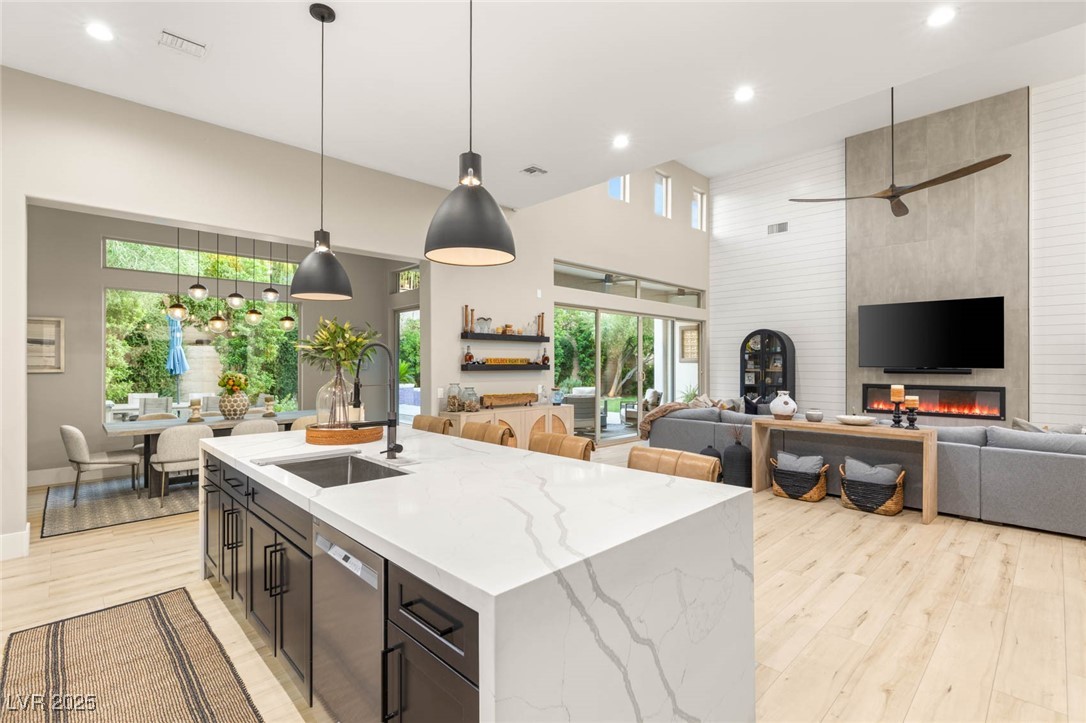 2 EL MACERO Court