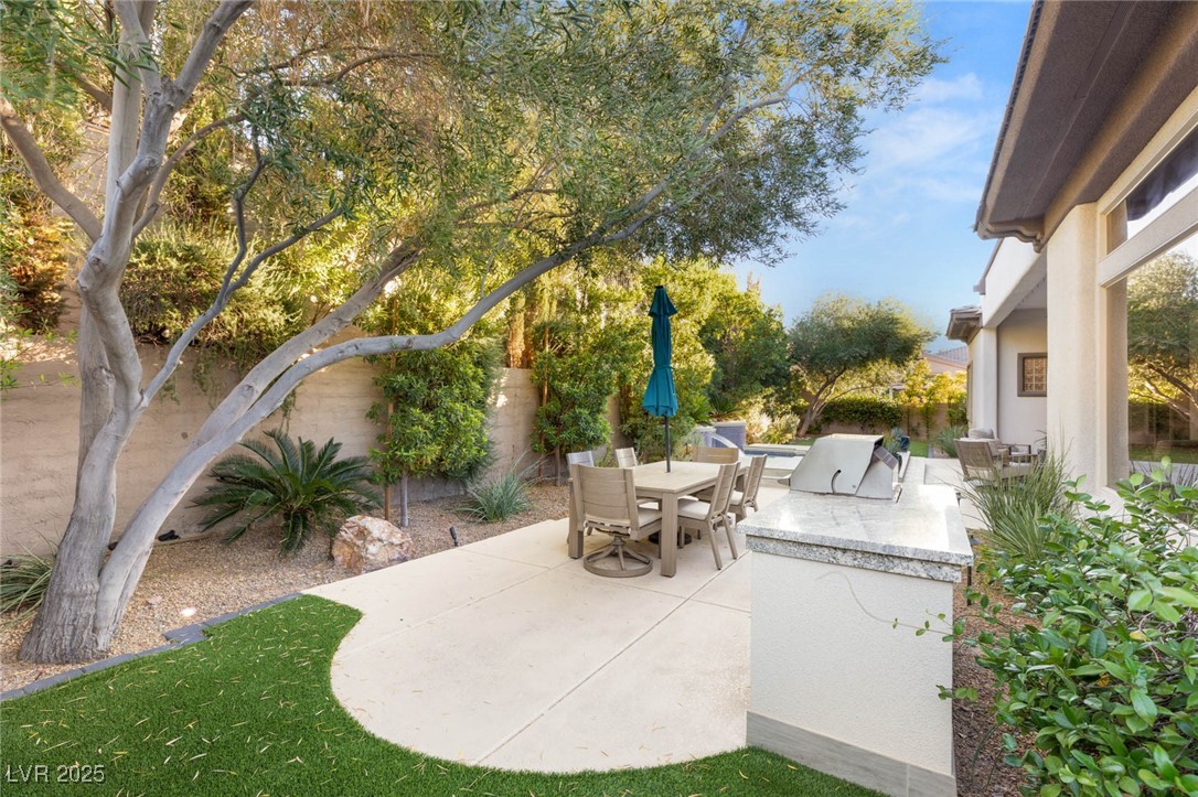 2 EL MACERO Court