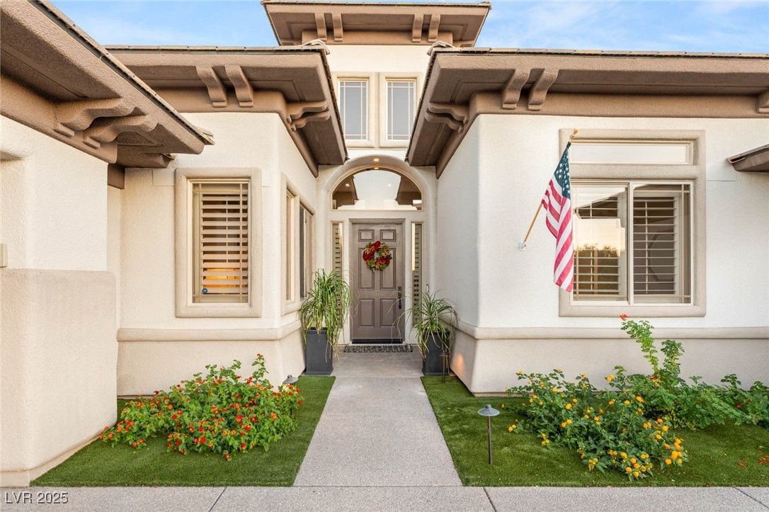 2 EL MACERO Court