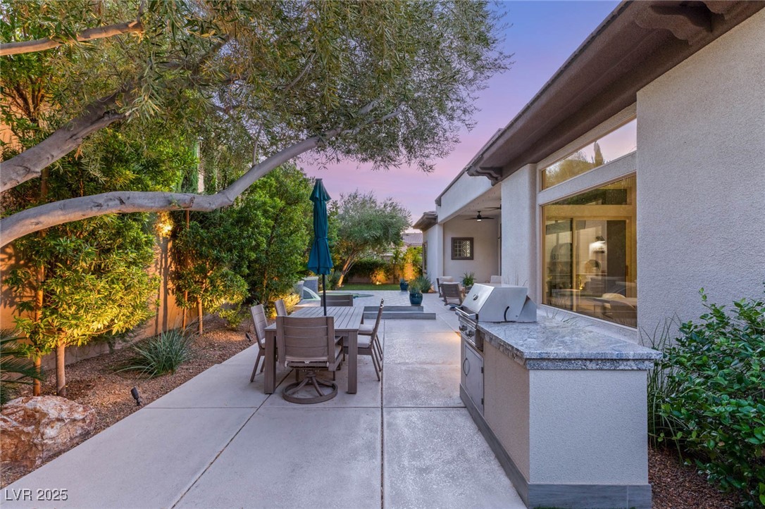 2 EL MACERO Court