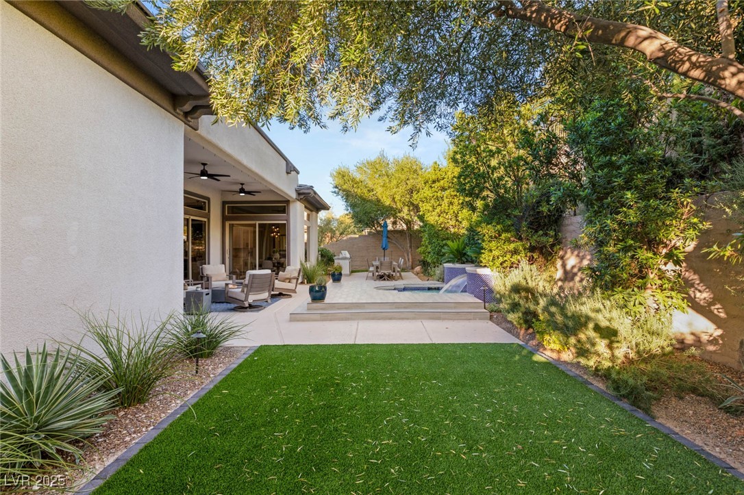2 EL MACERO Court