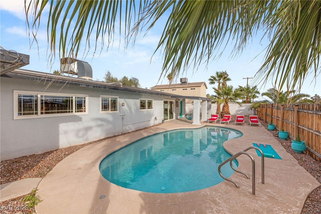 1643 Golden Arrow Drive