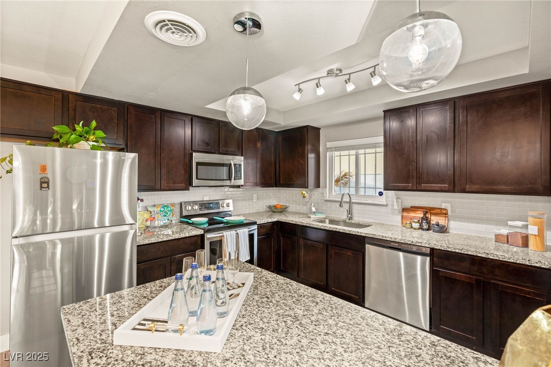 1643 Golden Arrow Drive