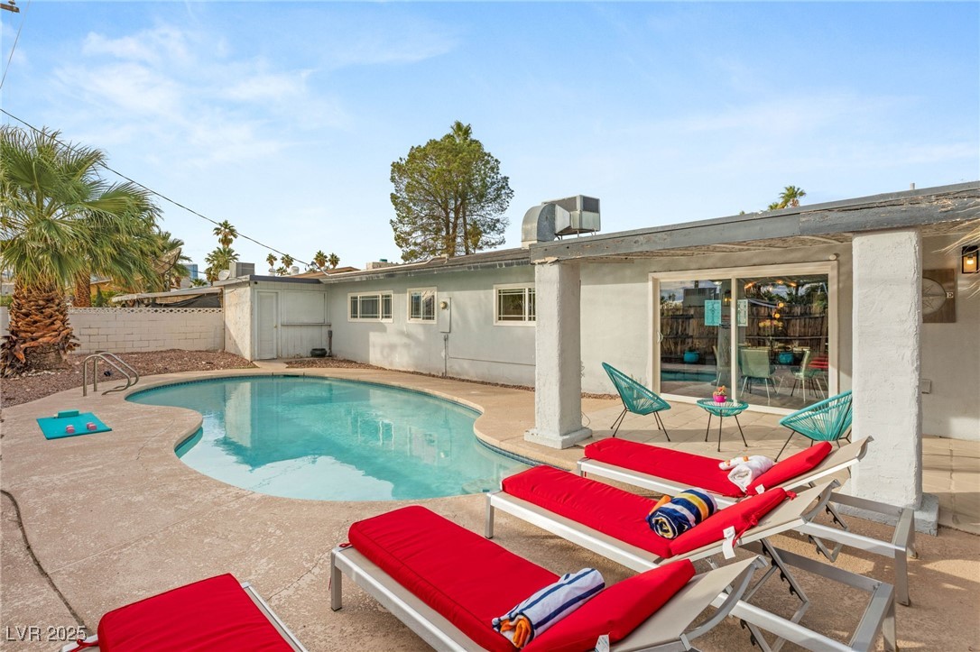 1643 Golden Arrow Drive