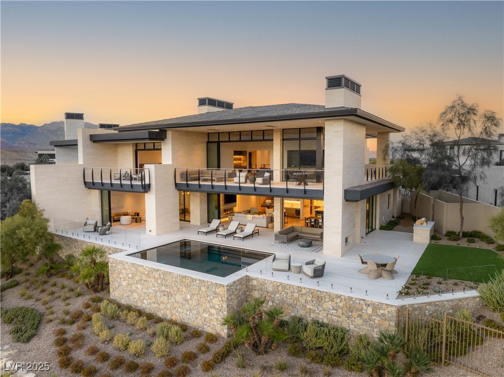 4929 Summit Overlook Drive