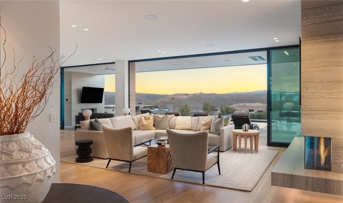 4929 Summit Overlook Drive