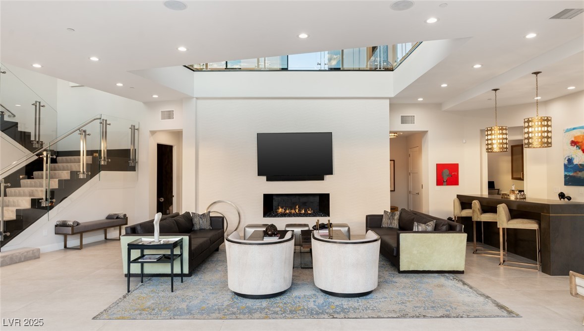 569 Lairmont Place