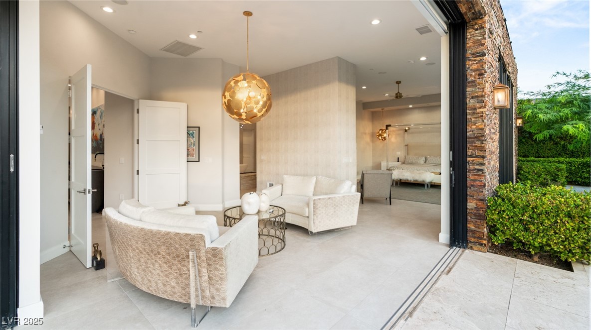 569 Lairmont Place